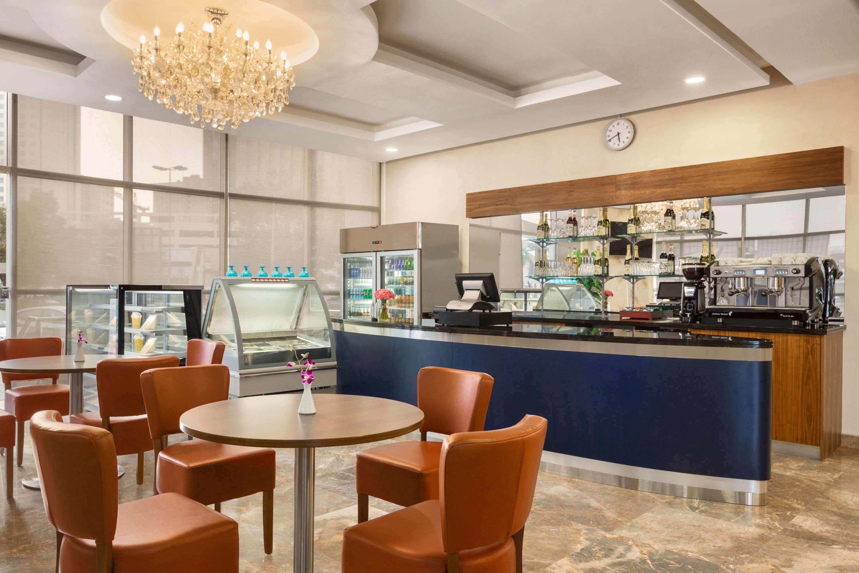 Ramada Encore By Wyndham Kuwait Downtown Kuwait City Eksteriør bilde